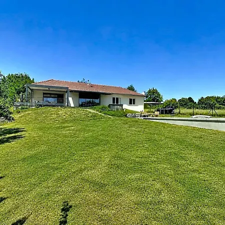 Villa With Pool, Quiet And Not Overlooked Venerieu